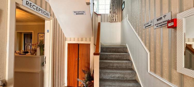 盖特威克四季旅馆(All Seasons Guest House Gatwick & Airport Parking)图片