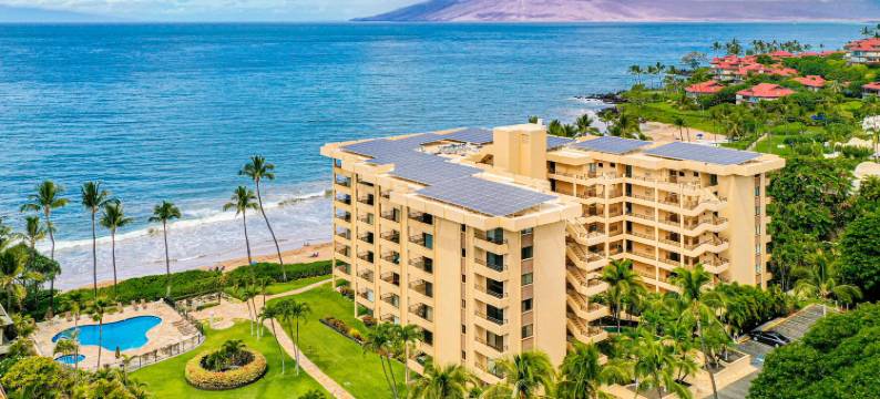 Spacious Kitchen and Stunning Ocean Views - Elegant Top-Floor Sanctuary图片