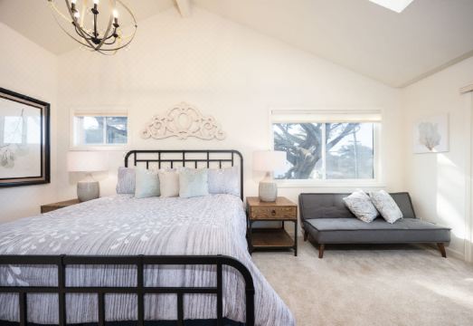 Stunning Ocean and Mountain Views - Inviting Coastal Retreat Hotel Overview