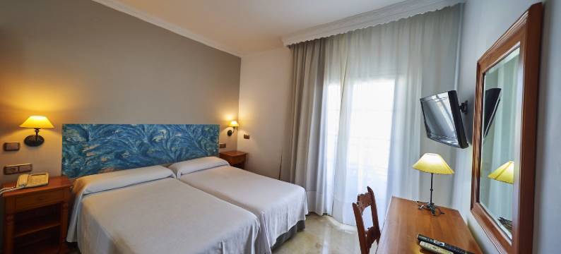 巴哈马尔中心酒店(Hotel Bajamar Centro)图片