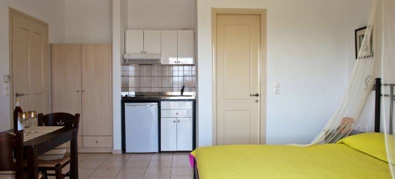 泽富罗斯公寓酒店(Zefyros Studios)图片