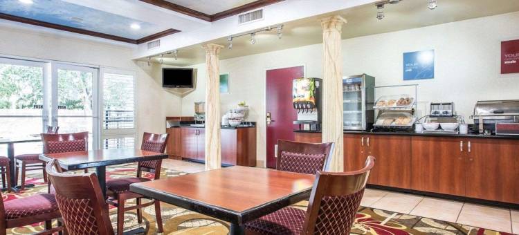 贝克斯菲尔德舒适套房酒店(Comfort Suites Bakersfield)图片
