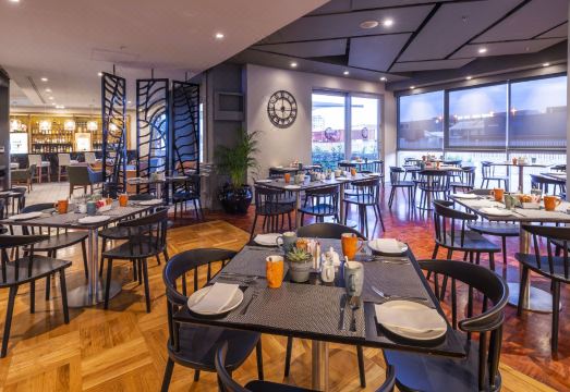 Aha Harbour Bridge Hotel & Suites Hotel Overview