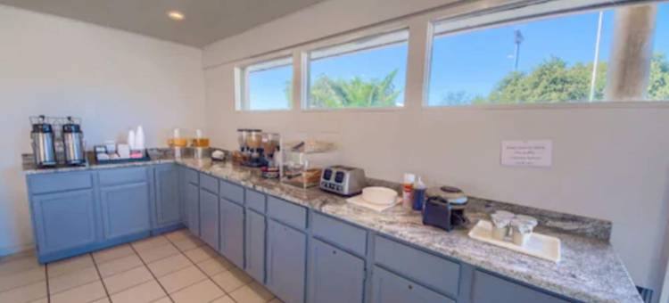 尤瓦尔迪美洲最佳价值酒店(Americas Best Value Inn Uvalde)图片