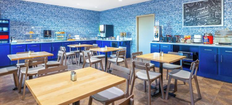 艾恩芒廷美吟温德姆酒店(AmericInn by Wyndham Iron Mountain)图片