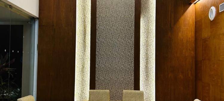 斯里市的Monarch Express(Monarch Express, Sri City)图片