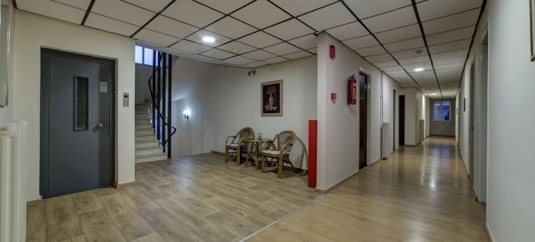 佩特雷斯德尔菲尼酒店(Delfini Hotel)图片