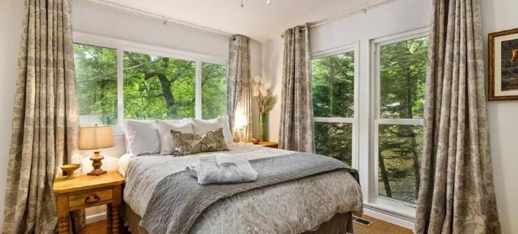 Lake front - Newly renovated - Gorgeous Views - Close to trails!图片