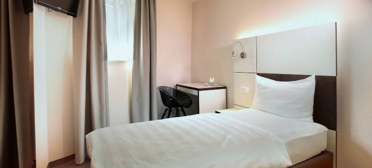 巴塞尔贝斯马特汽车旅馆(B-Smart Motel Basel)图片