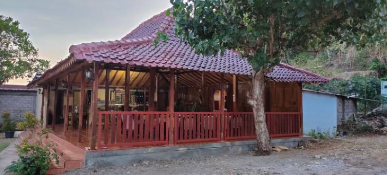 利马桑姆巴达尔莫酒店(Limasan Mbah Darmo)图片