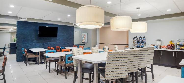 贝斯特韦斯特优质商务优质酒店(Best Western Plus Commerce Hotel)图片