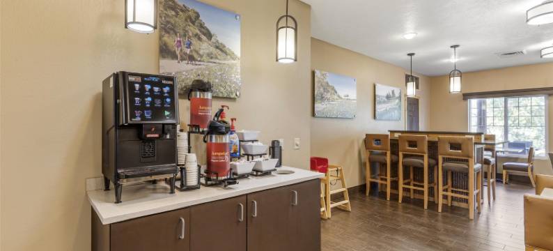 河滨贝斯特韦斯特优质套房酒店(Best Western Plus Riverfront Hotel and Suites)图片