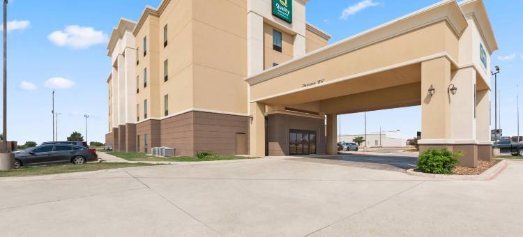皮尔索尔的品质套房酒店(Quality Inn & Suites Pearsall)图片