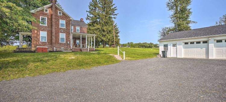 高档乡村住宅，设有火坑，在Taneytown！(Upscale Country Home w/ Fire Pit in Taneytown!)图片