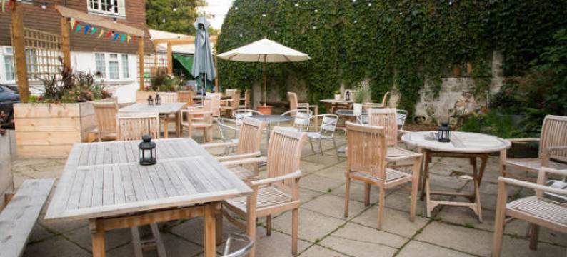 诺福克阿姆斯酒店(Norfolk Arms Hotel)图片