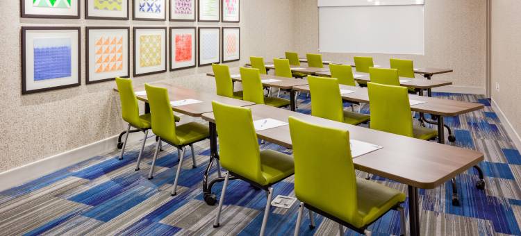 智选假日套房酒店德梅因西南(Holiday Inn Express & Suites des Moines Downtown)图片