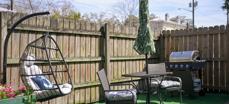 The Maiden Voyage: Themed,Steps to Forsyth,King Bed,Grill,Games,Picnic Basket图片