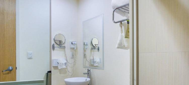 首都O赫雷迪罗酒店(Los Herederos Hotel Piedras Negras)图片