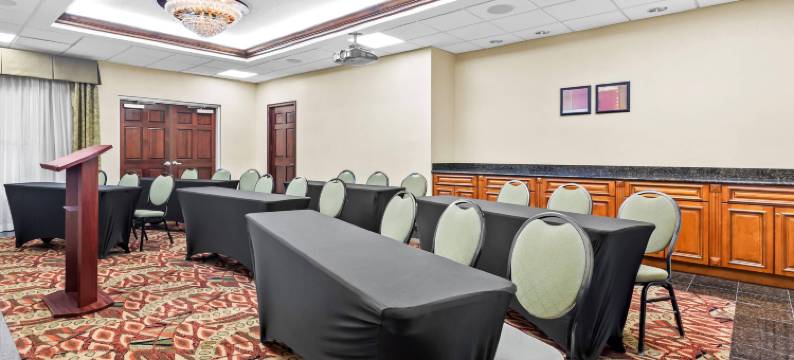 凯艺酒店-机场游艇港(Quality Inn Airport - Cruise Port)图片