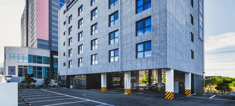 The Land Hotel Hayang Branch图片