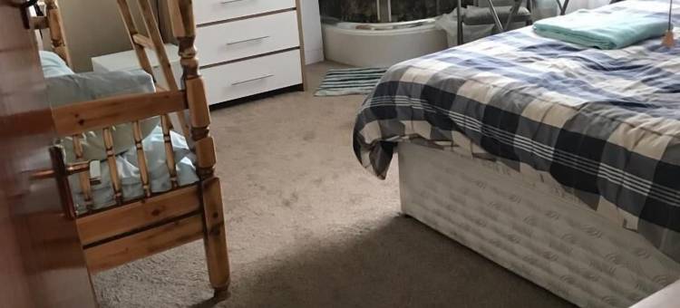 利兹OYO伍德维尔旅馆(OYO Woodville Lodge Leeds)图片