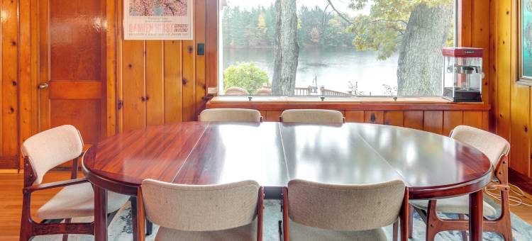 具有复古风格的莱茵兰德湖畔度假屋配备火坑！(Retro Rhinelander Lake Retreat w/ Fire Pit!)图片