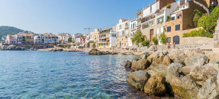 西班牙海滩和市中心附近的别墅(Villa Near Beach & Town Center in Spain)图片