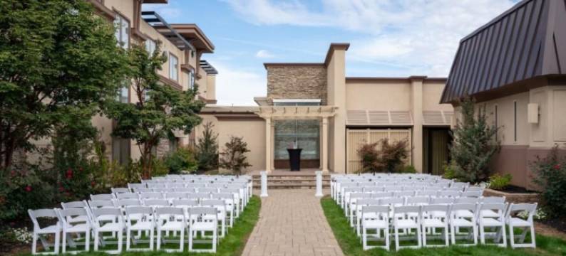 伊甸园套房酒店及度假村，贝斯特韦斯特至尊精选(Eden Resort and Suites, BW Premier Collection)图片