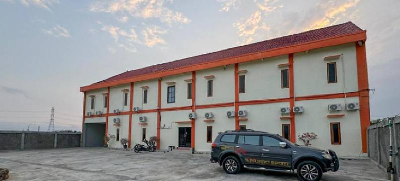 德瓦塔YIA米特拉红门酒店(Hotel Dewata Yia Mitra RedDoorz)图片