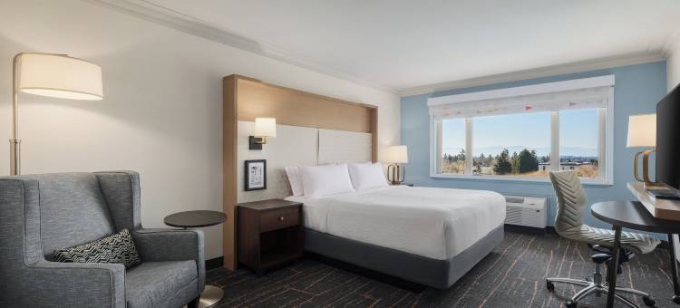 维多利亚麋鹿湖套房酒店(Holiday Inn VICTORIA – ELK LAKE by IHG)图片