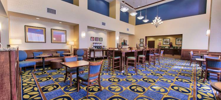 里奇克雷斯特欢朋酒店及套房(Hampton Inn & Suites Ridgecrest)图片