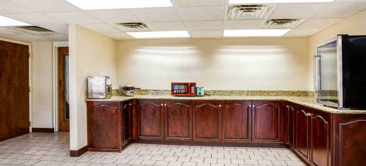 红顶酒店-费耶特维尔95号州际公路(Red Roof Inn Fayetteville I-95)图片