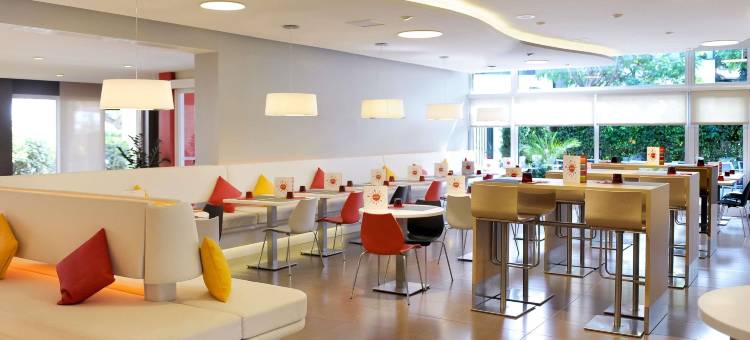 宜必思巴塞罗那科尔内亚酒店(Ibis Barcelona Cornella)图片