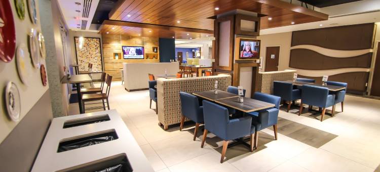 迈阿密机场东套房智选假日酒店(Holiday Inn Express & Suites Miami Airport East)图片