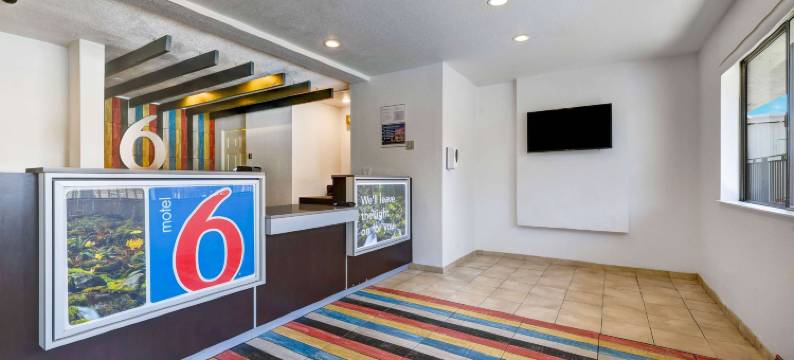 西雅图北-柯克兰6号汽车旅馆(Motel 6 Kirkland, WA - North Kirkland)图片