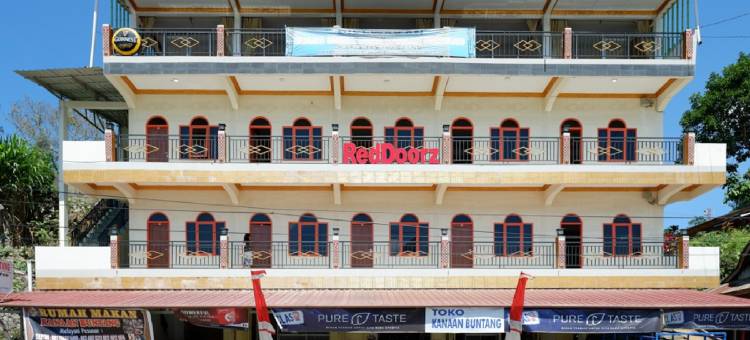 红门子酒店靠近托拉雅的Bolu(RedDoorz Near Bolu Toraja)图片