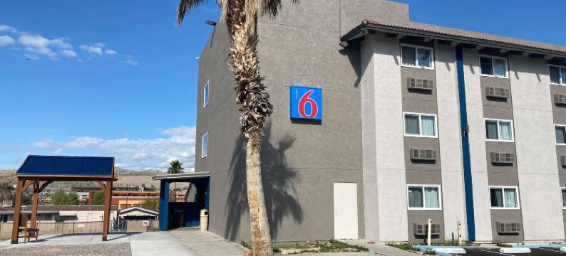 AZ公牛城摩特尔6(Motel 6 Bullhead City, AZ)图片
