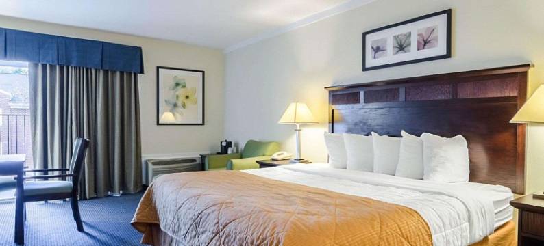 威廉斯堡中心罗德威套房酒店(Rodeway Inn & Suites Williamsburg Central)图片