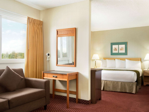 Travelodge by Wyndham(Travelodge 莱斯布里奇)