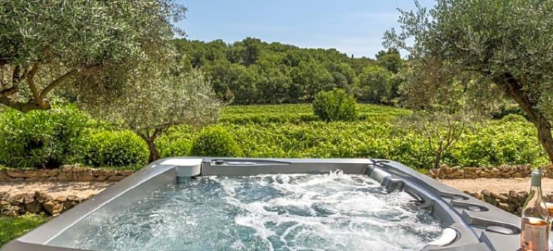 鲁乐兹区酒店(Domaine les Roullets)图片