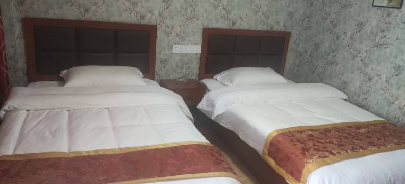 芙蓉镇景区后门100米进景区繁华民宿(听涛路分店)图片