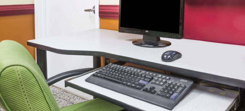 温德姆戴斯酒店及套房桃树角/诺克罗斯(Days Inn & Suites by Wyndham Peachtree Corners/Norcross)图片