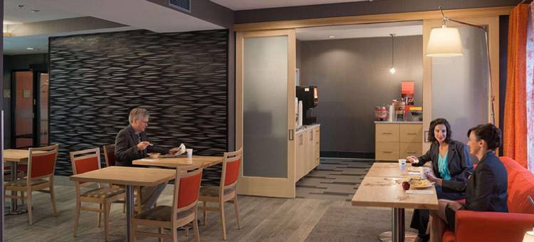 圣路易斯66号公路拉昆塔温德姆套房酒店(La Quinta Inn & Suites by Wyndham St Louis Route 66)图片