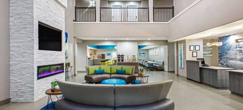 萨尔弗斯普林斯拉昆塔温德姆套房酒店(La Quinta Inn & Suites by Wyndham Sulphur Springs)图片