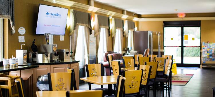 沃尔顿堡滩玛丽埃斯特呗盟套房酒店(Baymont by Wyndham Fort Walton Beach Mary Esther)图片