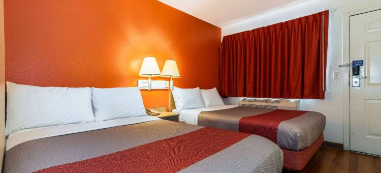 东部棕榈泉6号汽车旅馆(Motel 6 Palm Springs, CA - East - Palm Canyon)图片