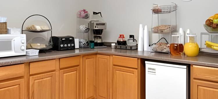 沃伦斯堡温德姆速8酒店(Super 8 by Wyndham Warrensburg)图片