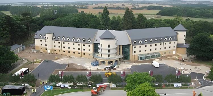 德雷顿庄园酒店(Drayton Manor Hotel)图片