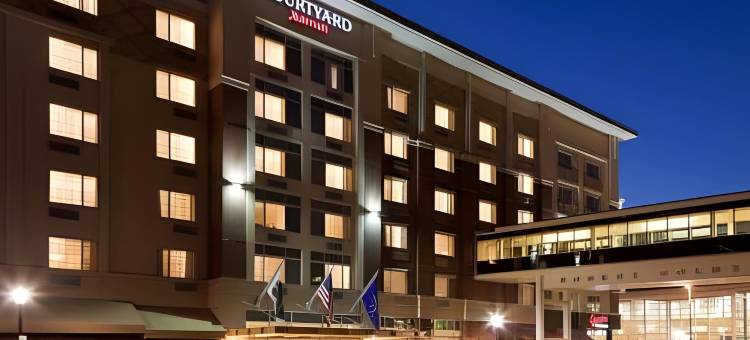 韦恩堡市区格兰德韦恩会展中心万怡酒店(Courtyard Fort Wayne Downtown at Grand Wayne Convention Center)图片