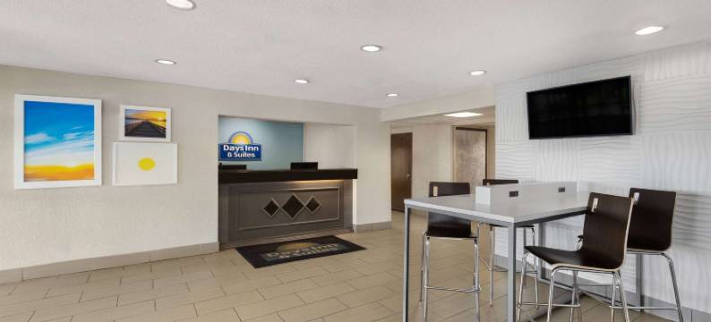 堪萨斯城南温德姆戴斯套房酒店(Days Inn & Suites by Wyndham Kansas City South)图片